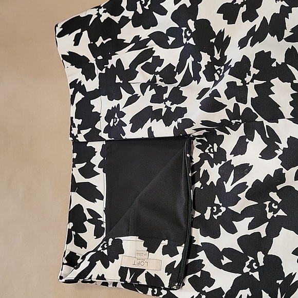 LOFT Size 0P Black & White Floral Pencil Skirt, Excellent, Like New Condition - Picture 7 of 11